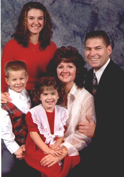 Johnfam.jpg (43007 bytes)